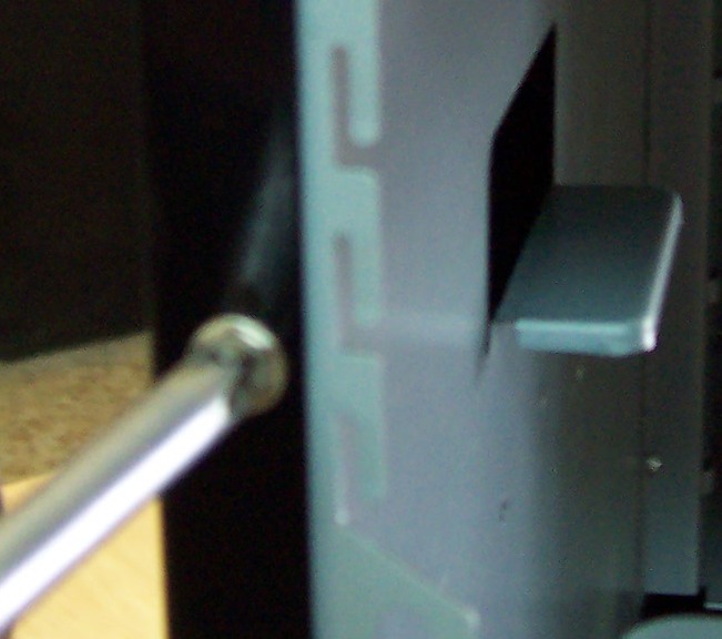 quitar tornillos carcasa